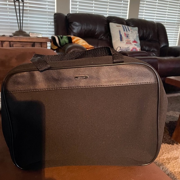 Revlon Travel Cosmetic Toiletry Bag NWT - Picture 9 of 13
